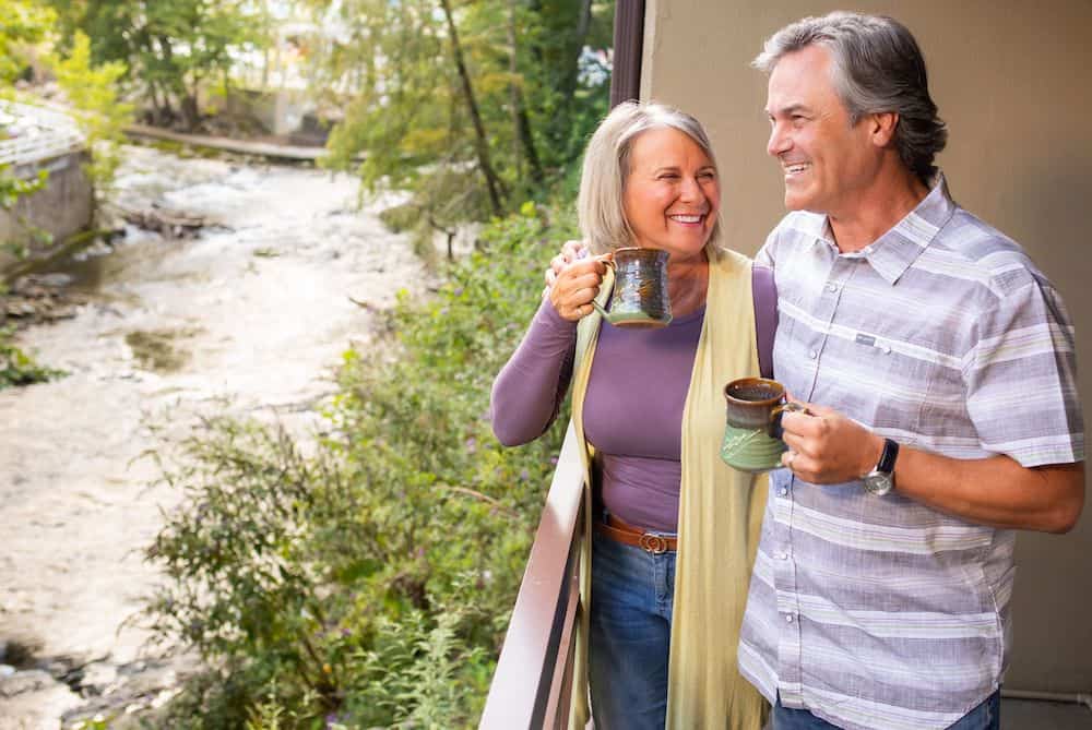 3 Reasons to Stay at Our Gatlinburg Hotel on the River for a Romantic Getaway