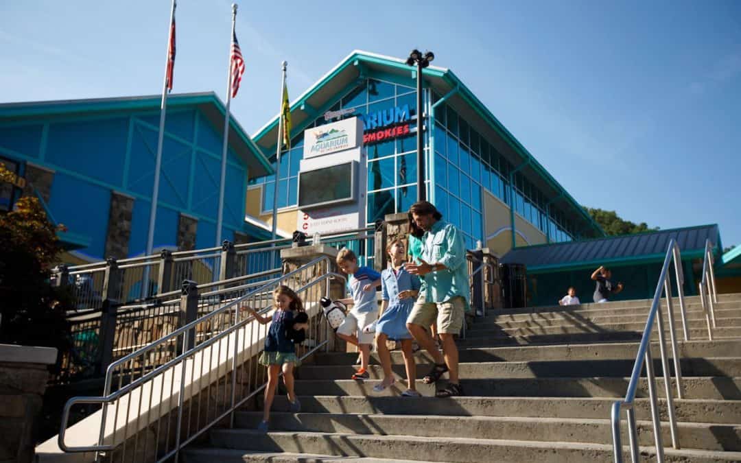 family walking to Ripley's Aquarium in Gatlinburg